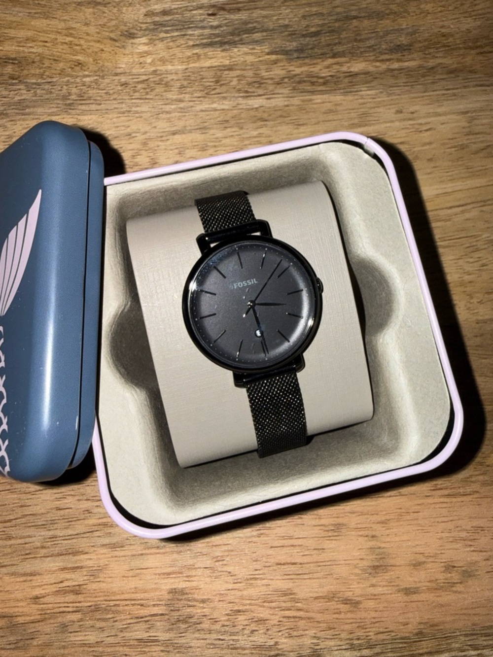 Fossil Women's Stainless Steel All Black Round Three Hand Watch Mesh Band 14mm